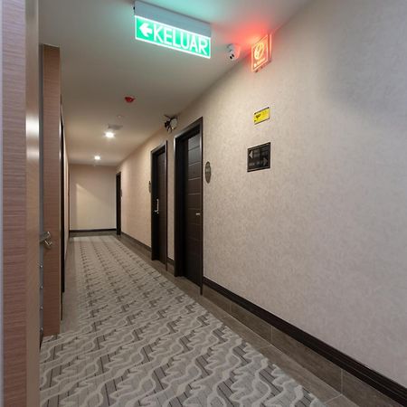 OYO 89375 Regent Hotel Keningau Buitenkant foto