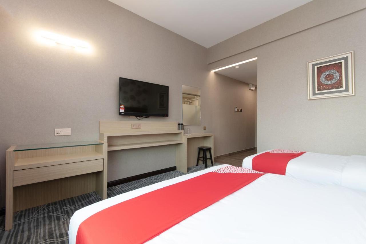 OYO 89375 Regent Hotel Keningau Buitenkant foto