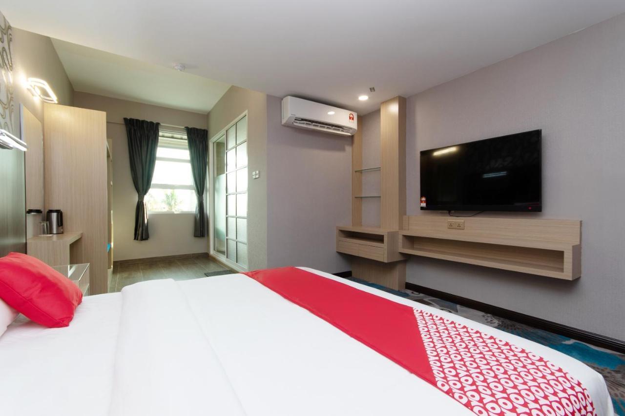 OYO 89375 Regent Hotel Keningau Buitenkant foto