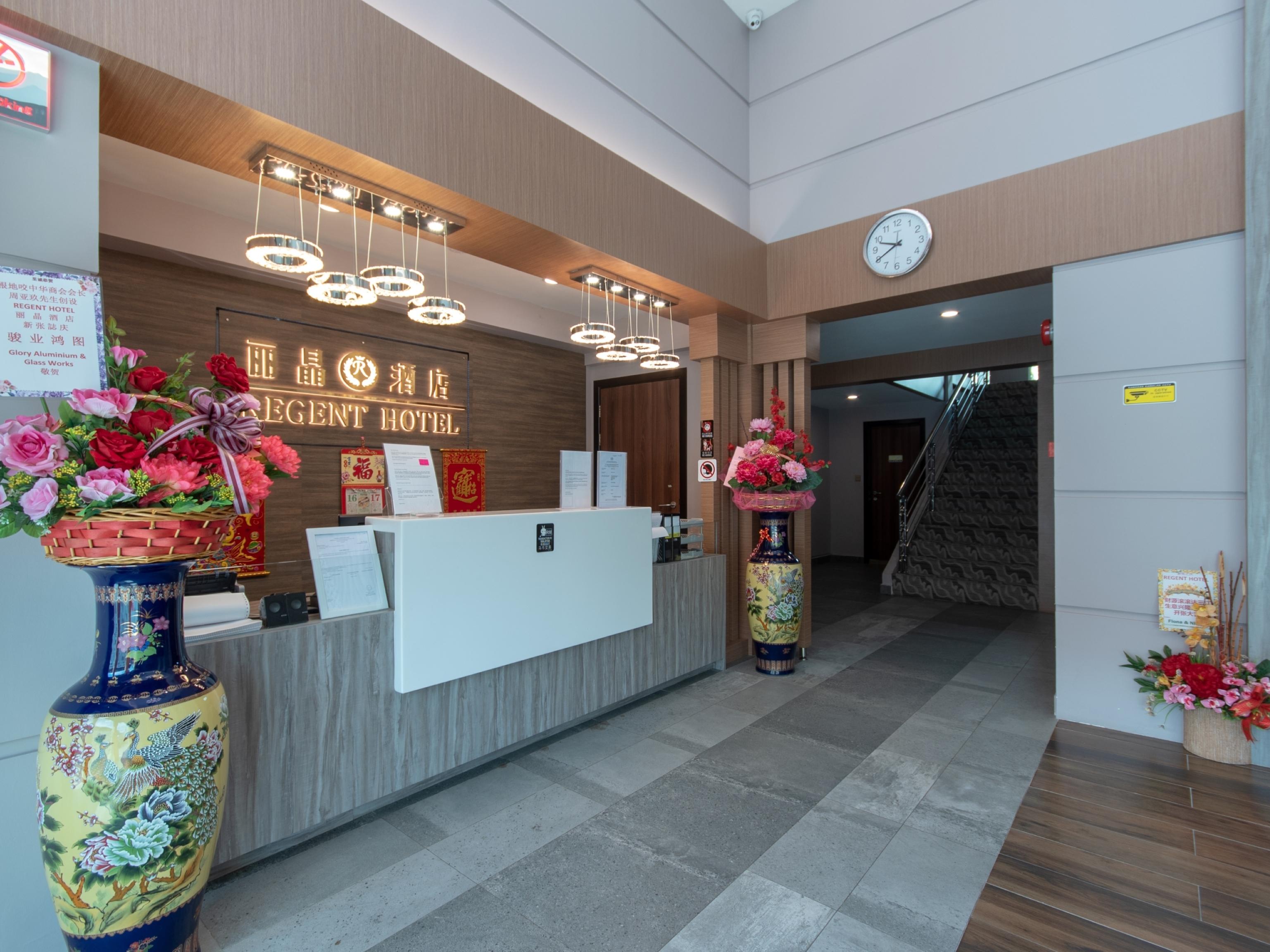 OYO 89375 Regent Hotel Keningau Buitenkant foto