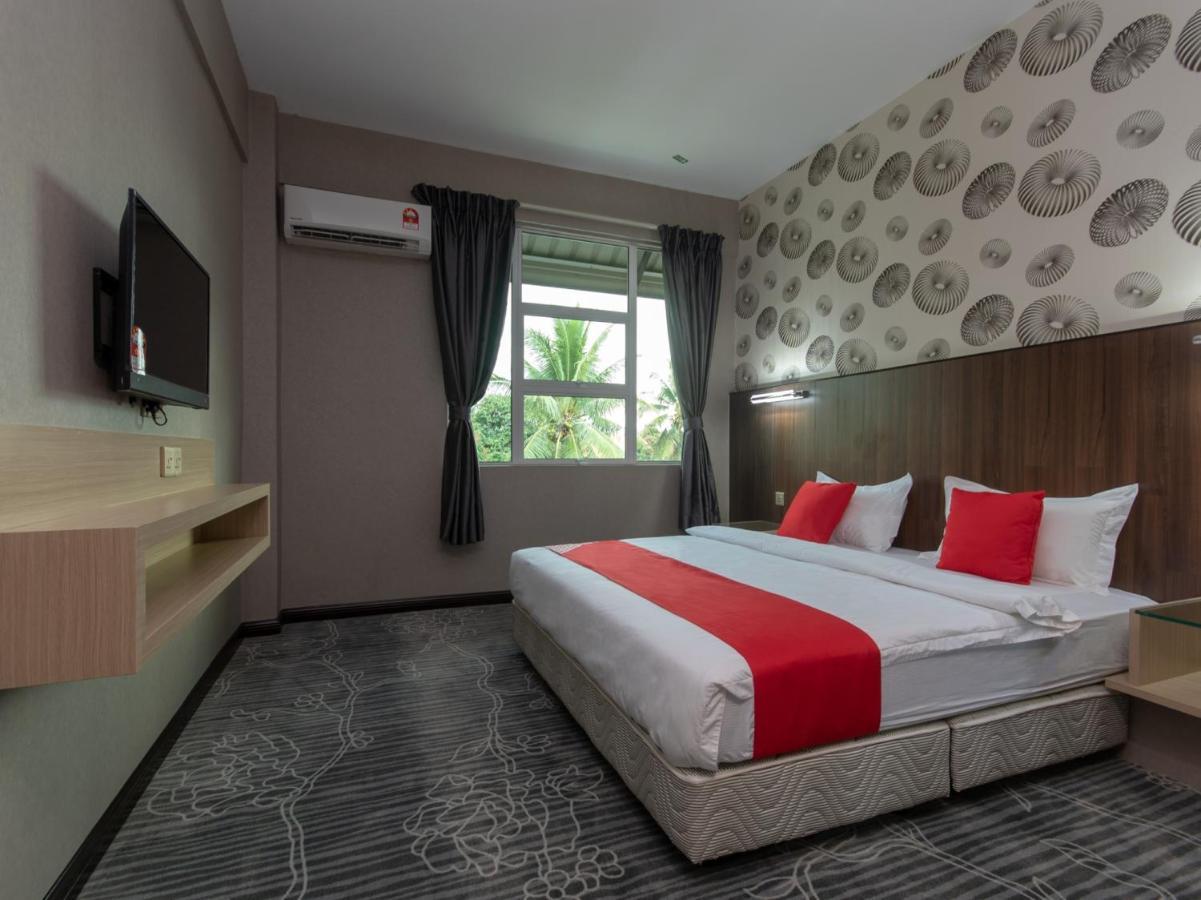 OYO 89375 Regent Hotel Keningau Buitenkant foto